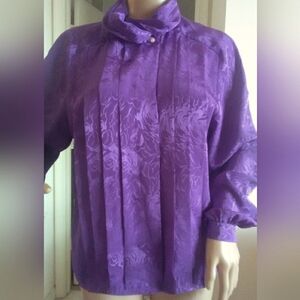 VINTAGE BLOUSE BEAUTY DEEP PURPLE SHINY W/ PLEATS BY SC & COMP. SATIN FEEL SZ 10